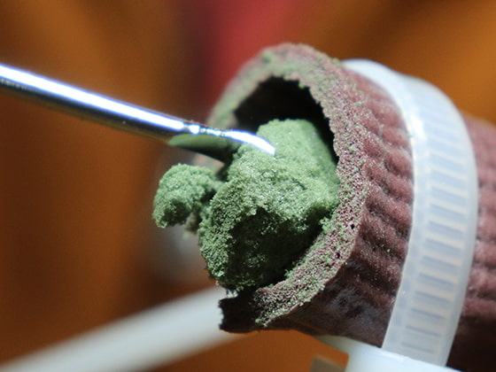 【声なし】緑の耳垢をほじくり出す奥行き耳かき