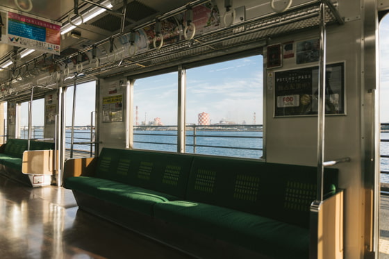 電車の中、バイノーラル録音