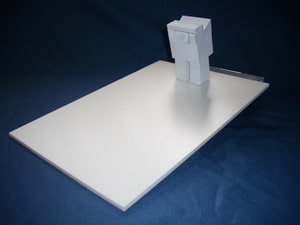 2足歩行ペーパークラフト ぺパロボ002