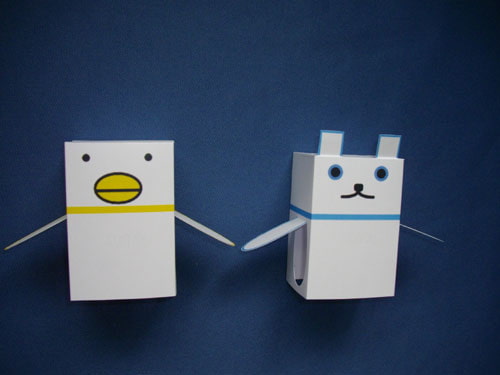 2足歩行ペーパークラフト ぺパロボ002