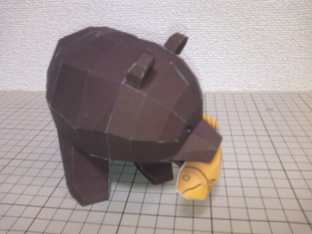 [ペーパークラフト] 木彫り風熊