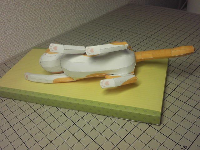 [ペーパークラフト] 猫と毬