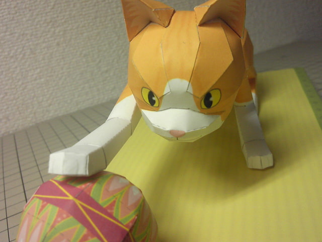 [ペーパークラフト] 猫と毬