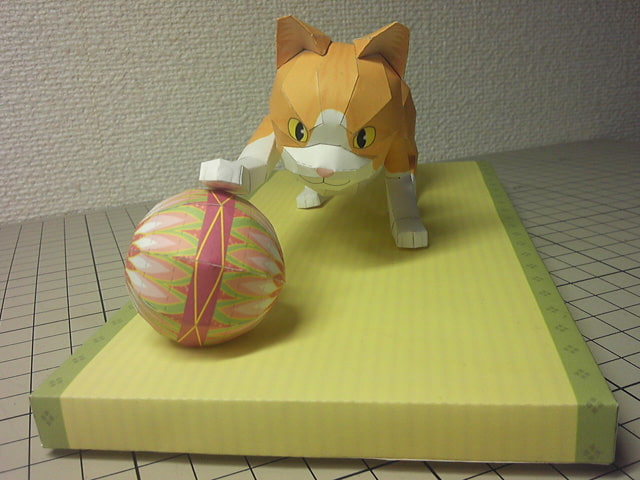 [ペーパークラフト] 猫と毬