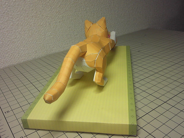 [ペーパークラフト] 猫と毬