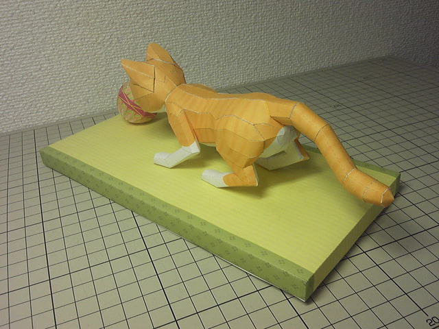 [ペーパークラフト] 猫と毬